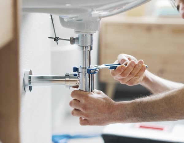 Electricidad y fontanería